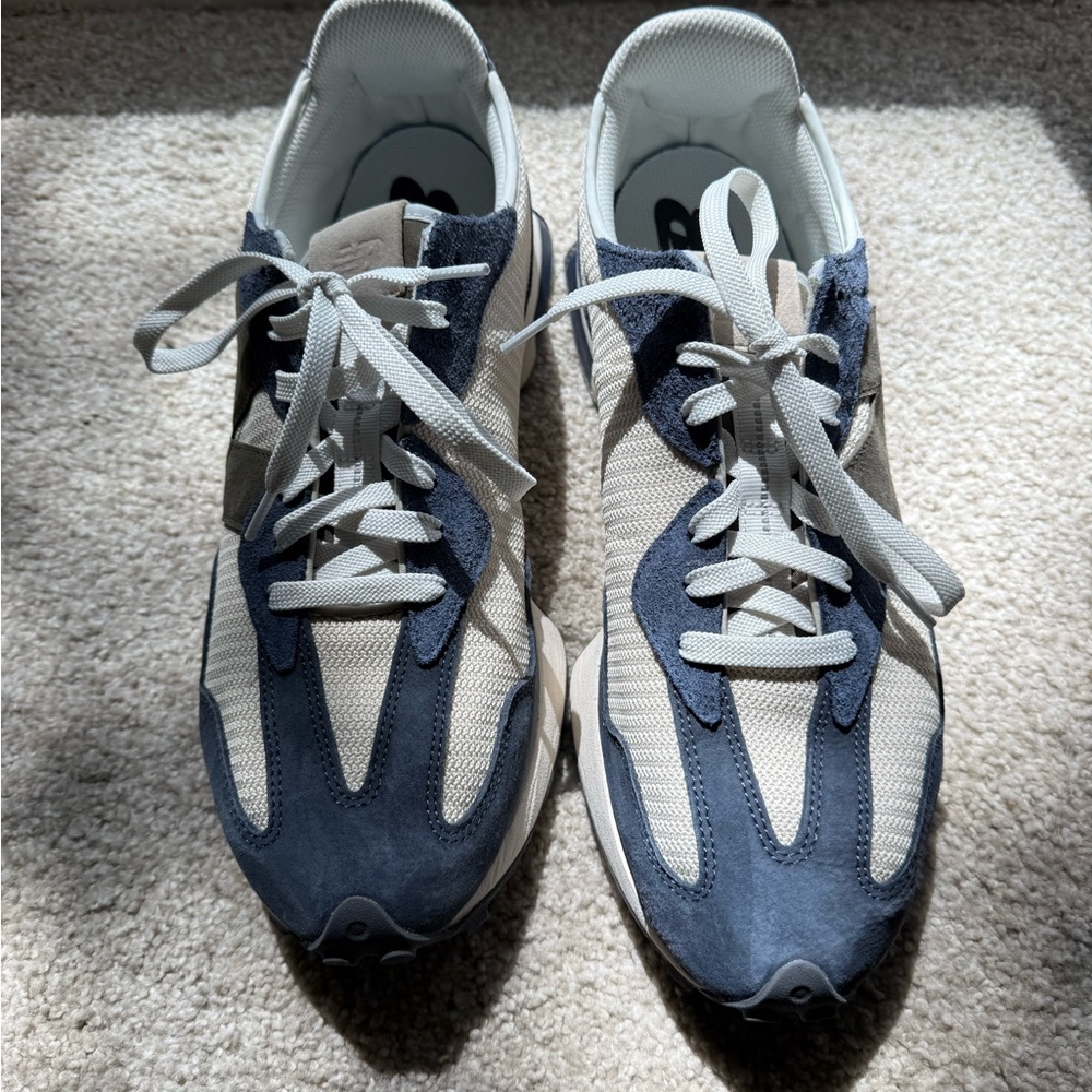 New Balance Athletic Shoes in Navy and Cream 327 size 13